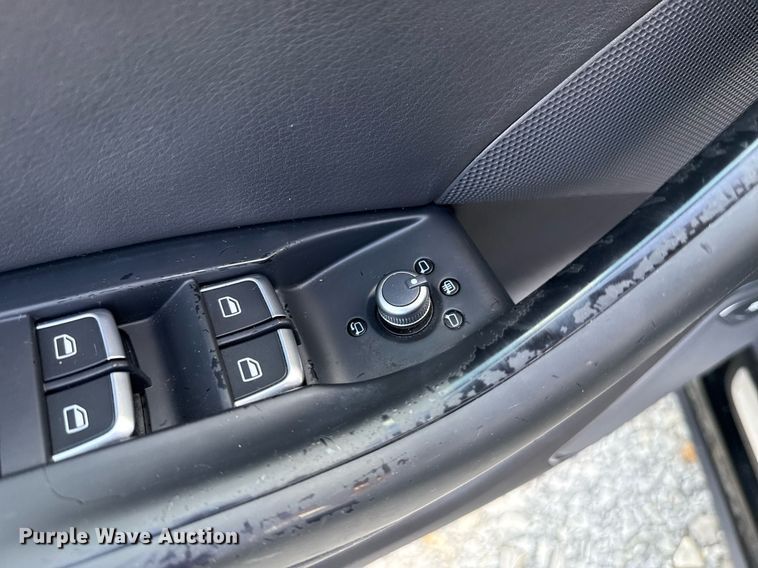 image for item EJ4807 2015 Audi Q3 Prestige Quattro SUV