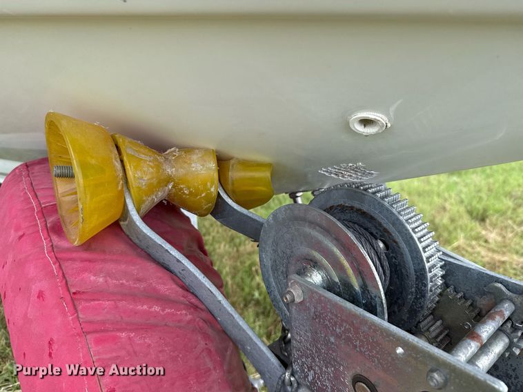 image for item EJ4808 2001 Mariah SHABAHZ boat