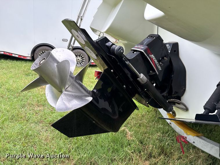 image for item EJ4808 2001 Mariah SHABAHZ boat