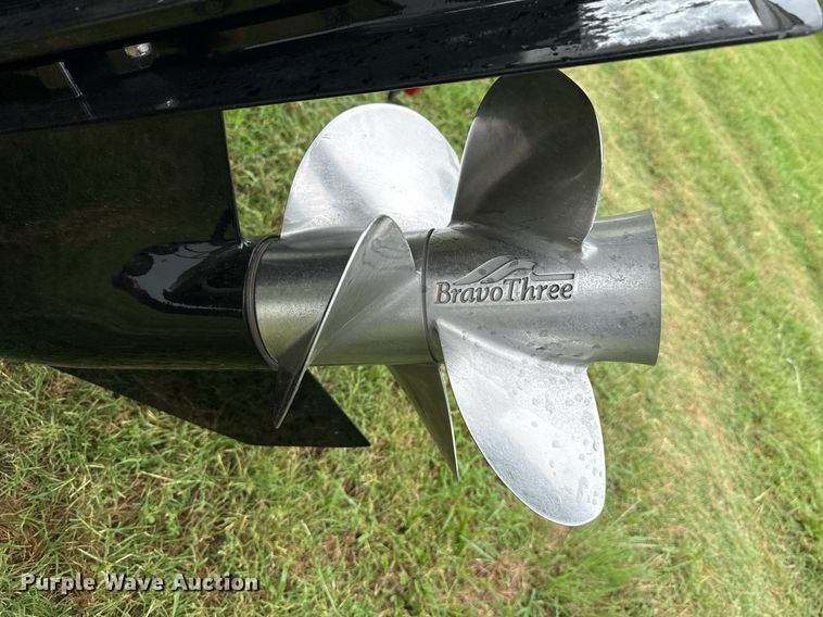 image for item EJ4808 2001 Mariah SHABAHZ boat