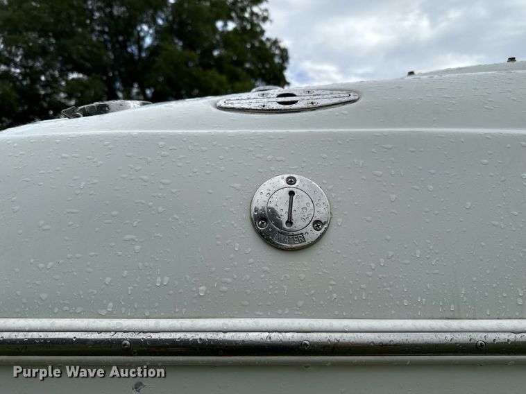 image for item EJ4808 2001 Mariah SHABAHZ boat