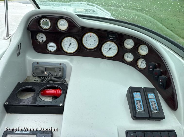 image for item EJ4808 2001 Mariah SHABAHZ boat