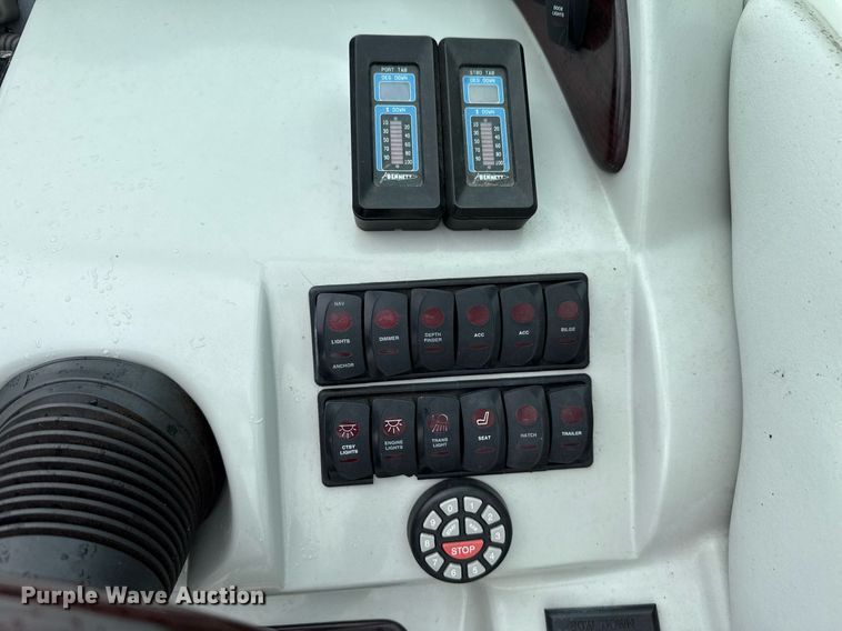 image for item EJ4808 2001 Mariah SHABAHZ boat