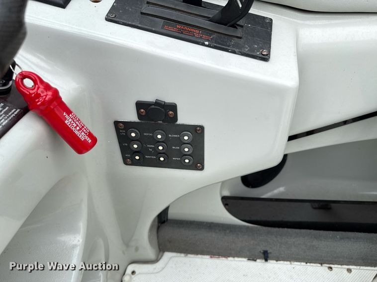 image for item EJ4808 2001 Mariah SHABAHZ boat