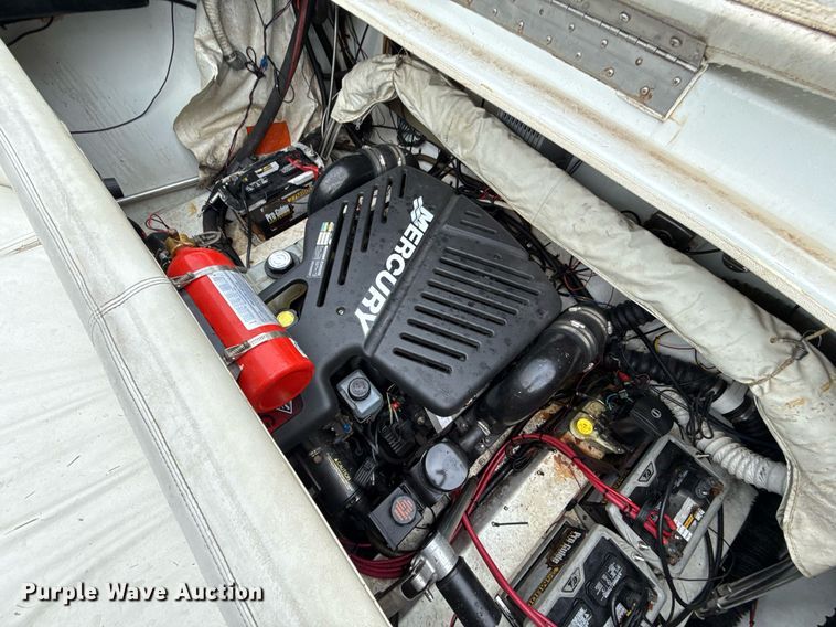 image for item EJ4808 2001 Mariah SHABAHZ boat