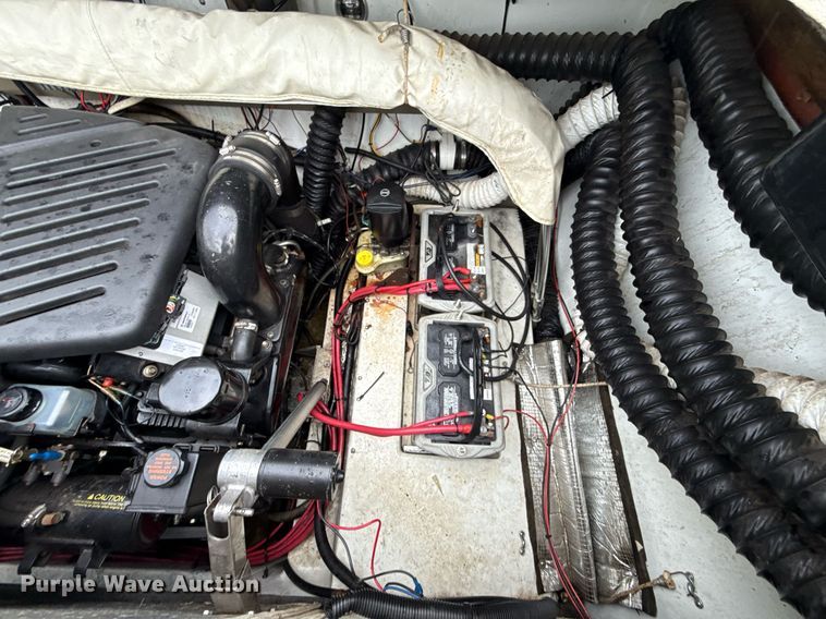 image for item EJ4808 2001 Mariah SHABAHZ boat