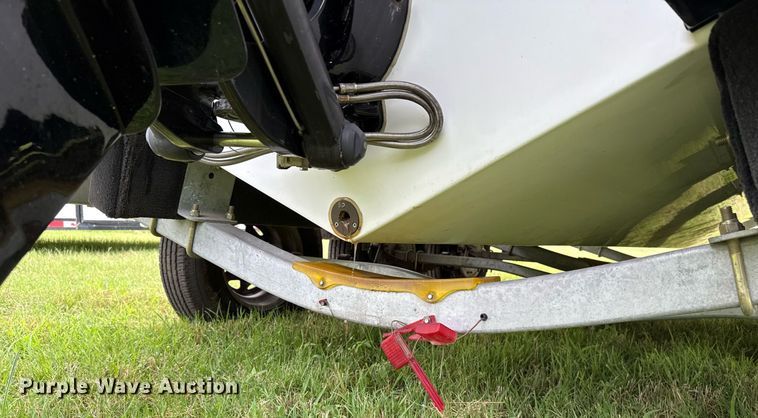 image for item EJ4808 2001 Mariah SHABAHZ boat