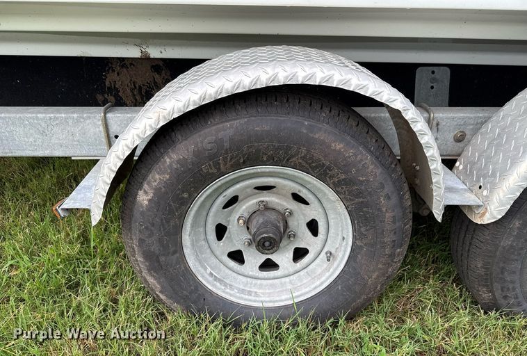 image for item EJ4808 2001 Mariah SHABAHZ boat