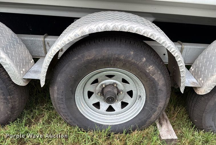 image for item EJ4808 2001 Mariah SHABAHZ boat