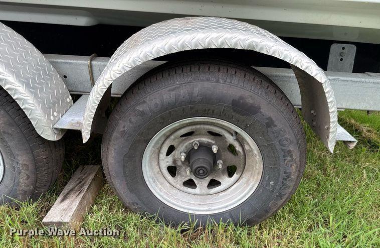 image for item EJ4808 2001 Mariah SHABAHZ boat