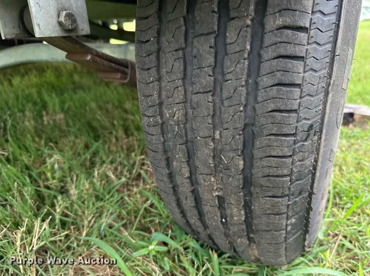 image for item EJ4808 2001 Mariah SHABAHZ boat