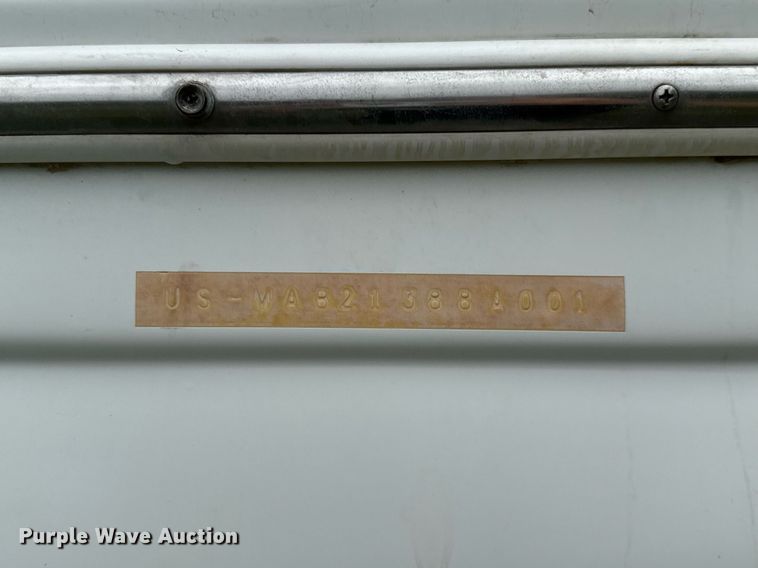 image for item EJ4808 2001 Mariah SHABAHZ boat