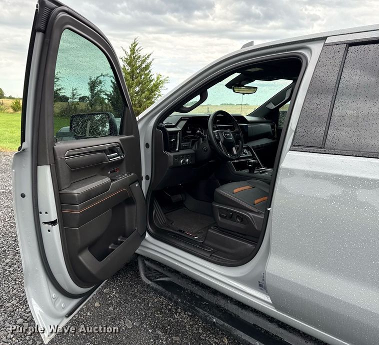 image for item EJ4809 2024 GMC Sierra 1500 Crew Cab pickup truck