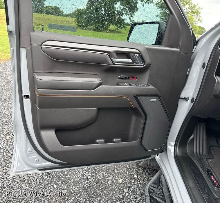 image for item EJ4809 2024 GMC Sierra 1500 Crew Cab pickup truck