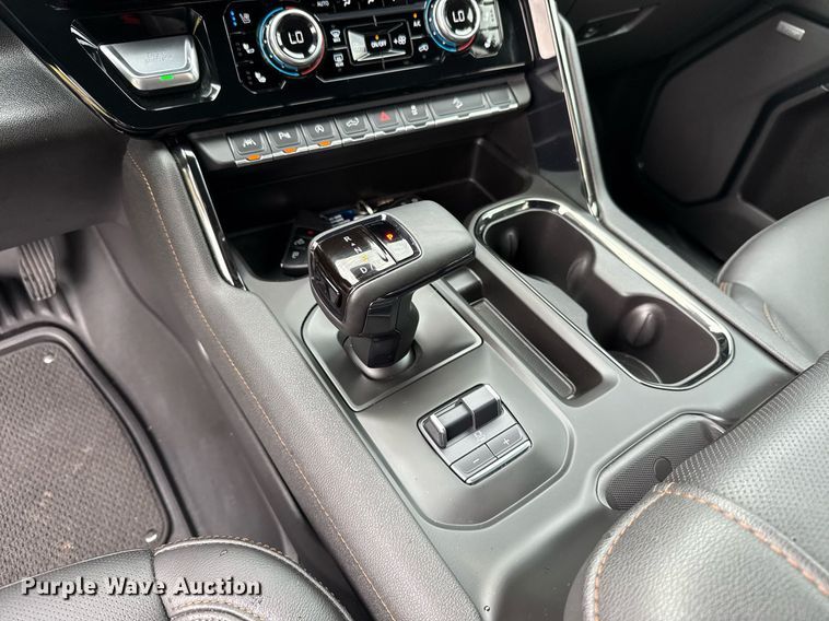 image for item EJ4809 2024 GMC Sierra 1500 Crew Cab pickup truck