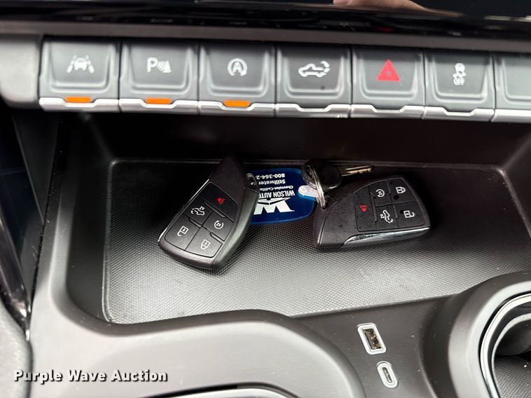 image for item EJ4809 2024 GMC Sierra 1500 Crew Cab pickup truck