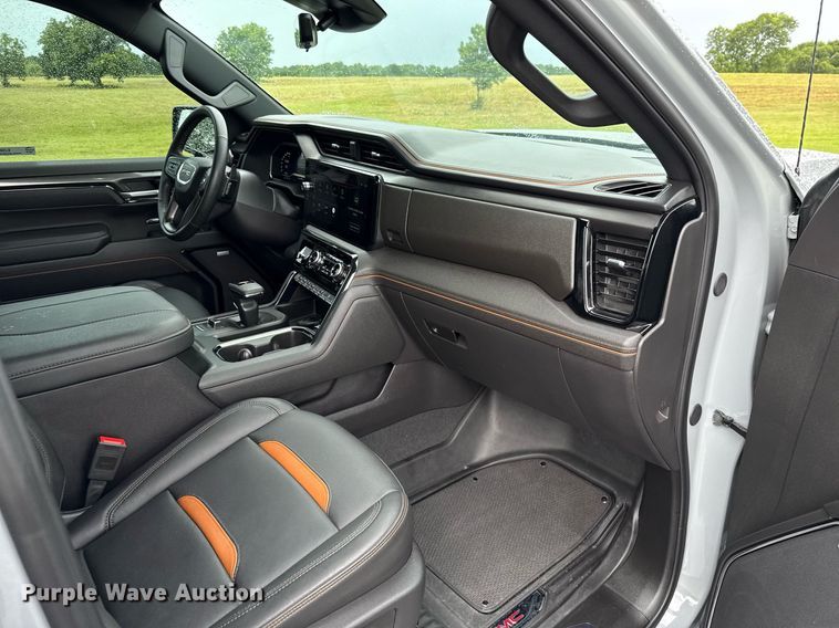 image for item EJ4809 2024 GMC Sierra 1500 Crew Cab pickup truck