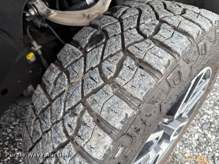 image for item EJ4809 2024 GMC Sierra 1500 Crew Cab pickup truck