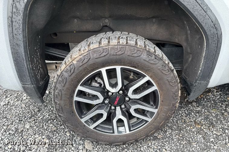 image for item EJ4809 2024 GMC Sierra 1500 Crew Cab pickup truck