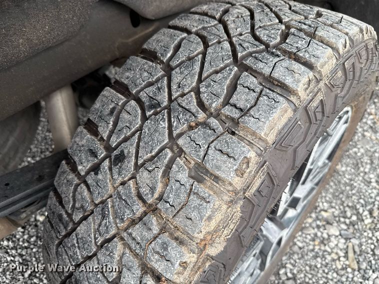 image for item EJ4809 2024 GMC Sierra 1500 Crew Cab pickup truck