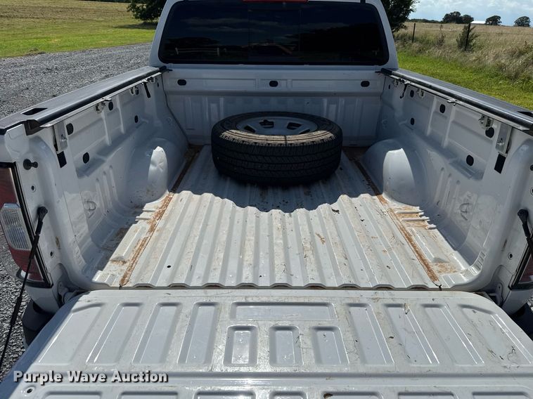 image for item EJ4812 2022 GMC Canyon Crew Cab pickup truck