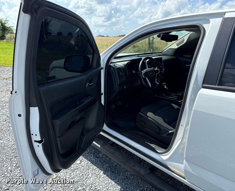 image for item EJ4812 2022 GMC Canyon Crew Cab pickup truck