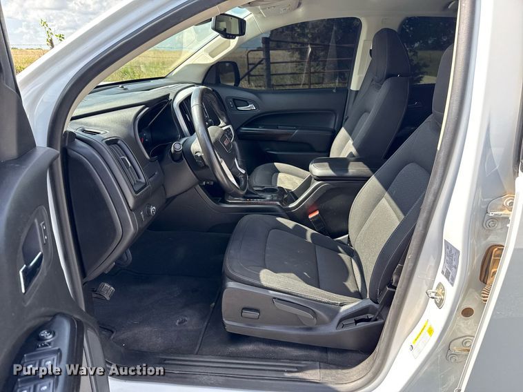 image for item EJ4812 2022 GMC Canyon Crew Cab pickup truck