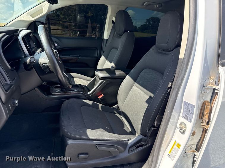 image for item EJ4812 2022 GMC Canyon Crew Cab pickup truck