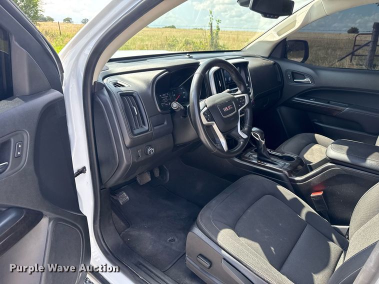 image for item EJ4812 2022 GMC Canyon Crew Cab pickup truck