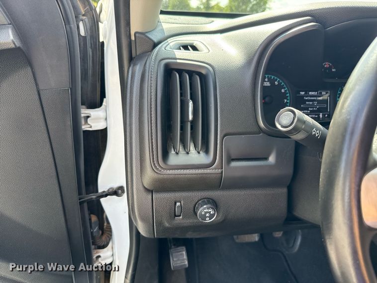 image for item EJ4812 2022 GMC Canyon Crew Cab pickup truck