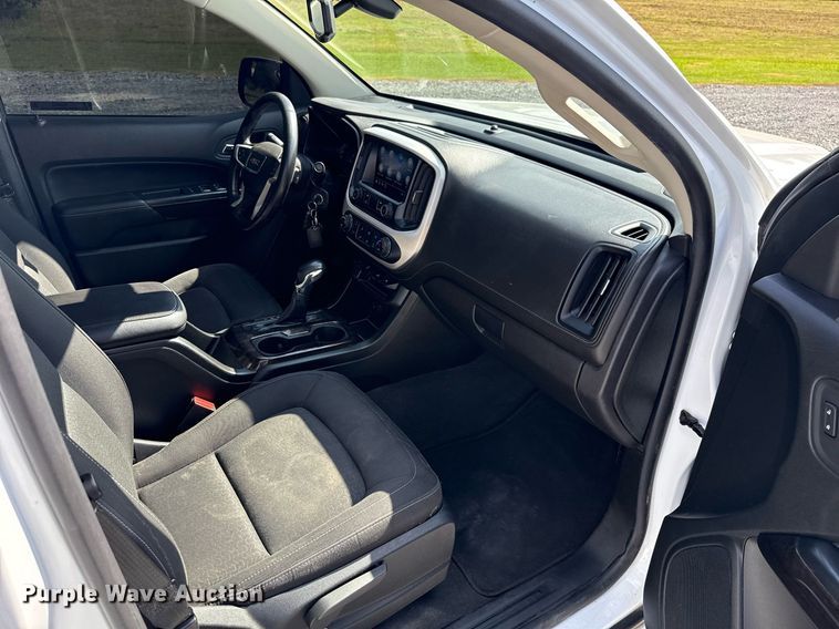 image for item EJ4812 2022 GMC Canyon Crew Cab pickup truck