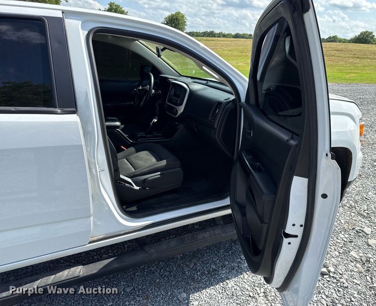 image for item EJ4812 2022 GMC Canyon Crew Cab pickup truck