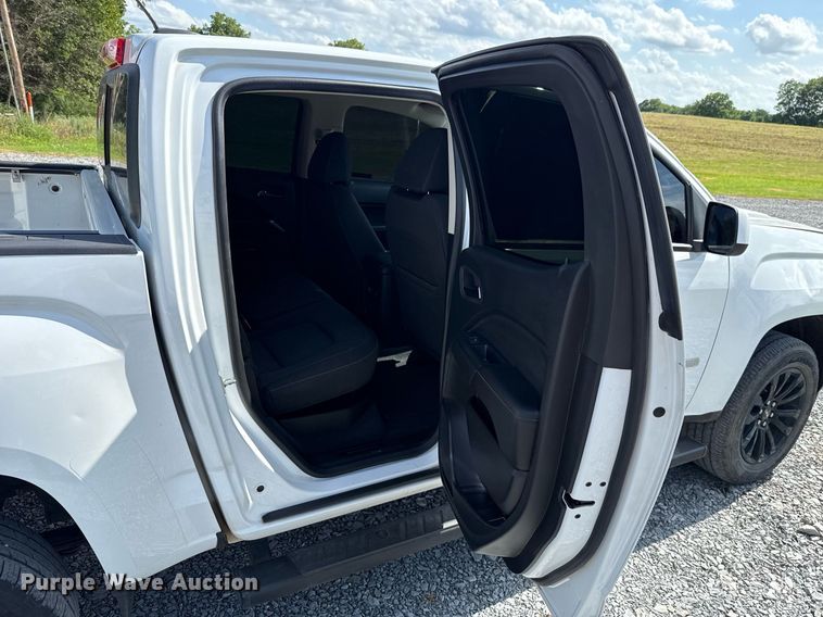 image for item EJ4812 2022 GMC Canyon Crew Cab pickup truck