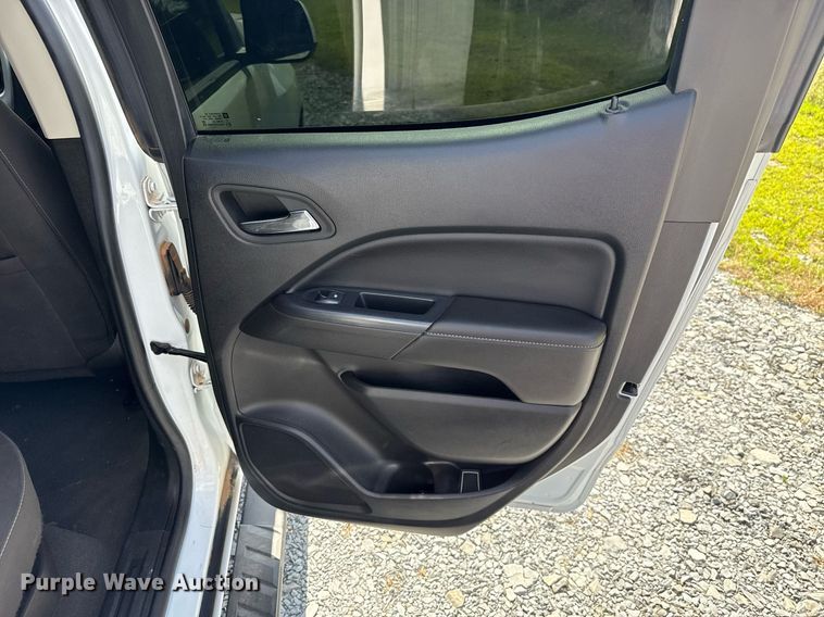 image for item EJ4812 2022 GMC Canyon Crew Cab pickup truck