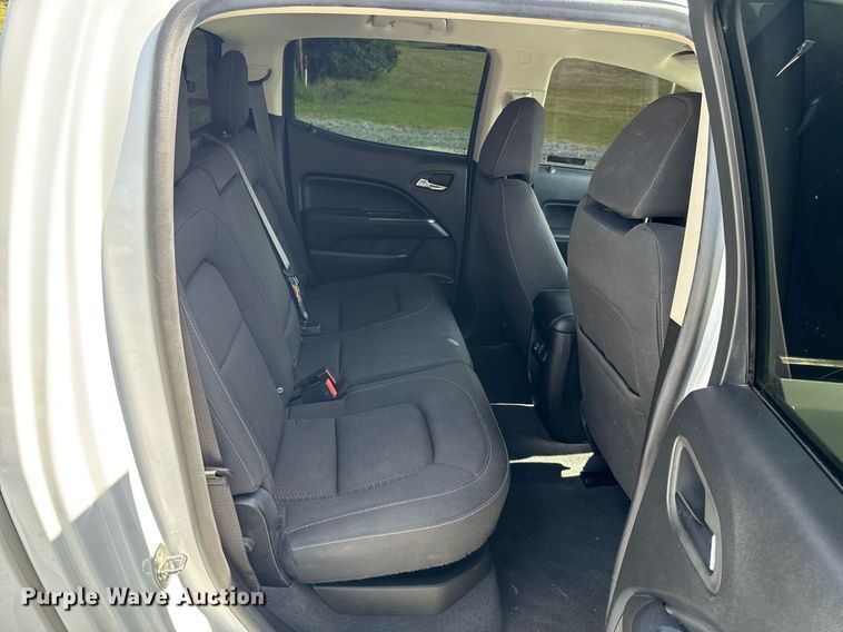 image for item EJ4812 2022 GMC Canyon Crew Cab pickup truck