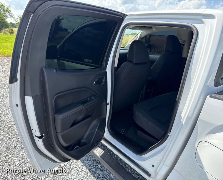 image for item EJ4812 2022 GMC Canyon Crew Cab pickup truck