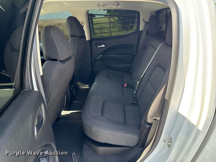 image for item EJ4812 2022 GMC Canyon Crew Cab pickup truck