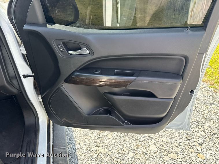 image for item EJ4812 2022 GMC Canyon Crew Cab pickup truck