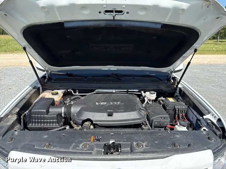 image for item EJ4812 2022 GMC Canyon Crew Cab pickup truck