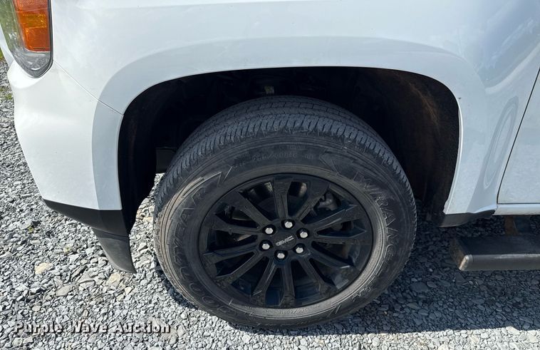 image for item EJ4812 2022 GMC Canyon Crew Cab pickup truck