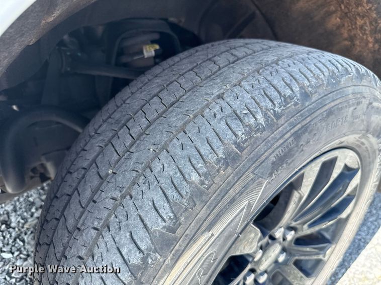 image for item EJ4812 2022 GMC Canyon Crew Cab pickup truck