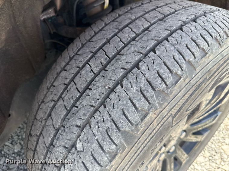 image for item EJ4812 2022 GMC Canyon Crew Cab pickup truck