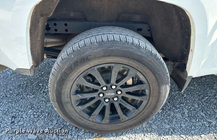 image for item EJ4812 2022 GMC Canyon Crew Cab pickup truck