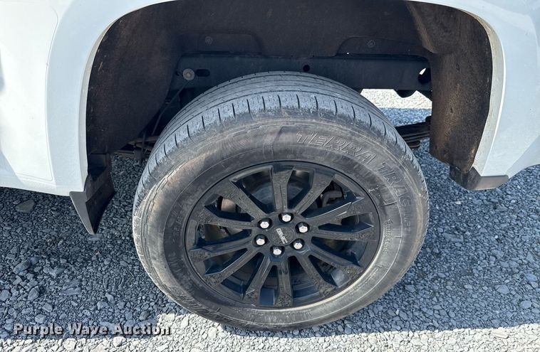 image for item EJ4812 2022 GMC Canyon Crew Cab pickup truck