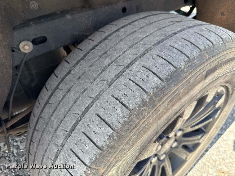 image for item EJ4812 2022 GMC Canyon Crew Cab pickup truck