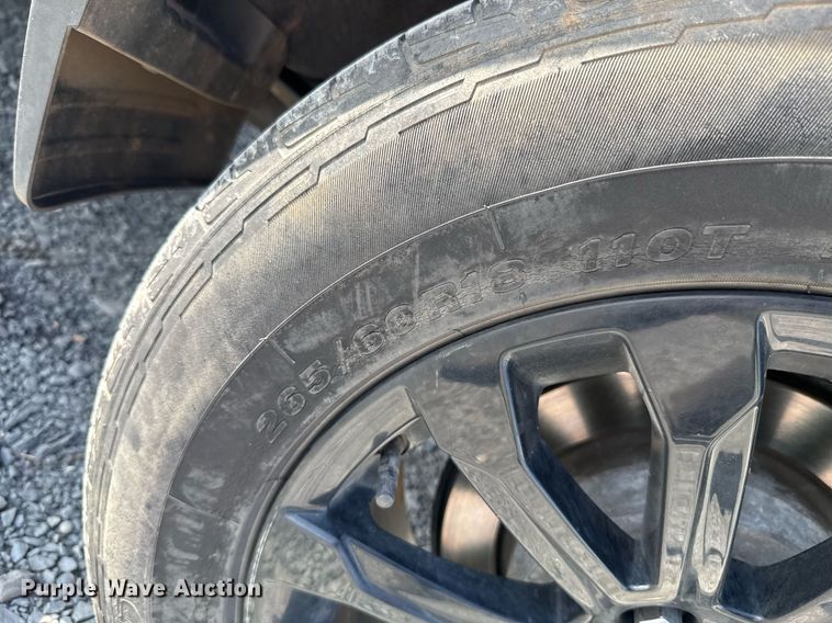 image for item EJ4812 2022 GMC Canyon Crew Cab pickup truck