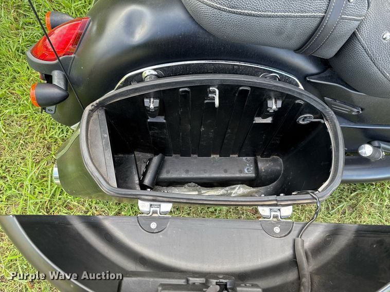 image for item EJ4813 2016 Indian Chieftain motorcycle