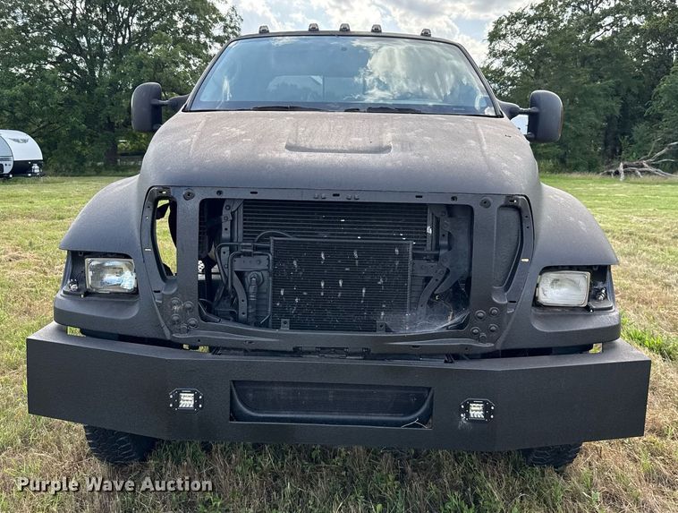 image for item EJ4814 2007 Ford F650 Crew Cab pickup truck