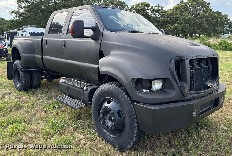 image for item EJ4814 2007 Ford F650 Crew Cab pickup truck