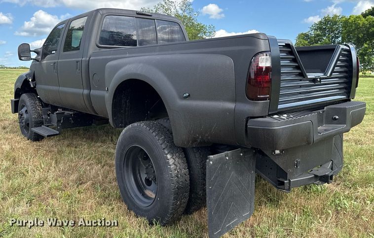 image for item EJ4814 2007 Ford F650 Crew Cab pickup truck